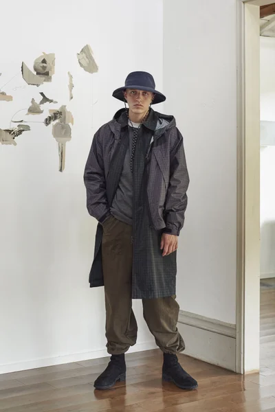 Look 27